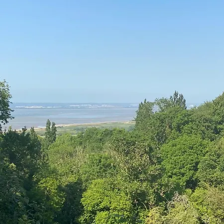 Spacious House With Fabulous Views * Cricqueboeuf