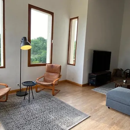 Nyaraló Spacious House With Fabulous Views Cricquebœuf